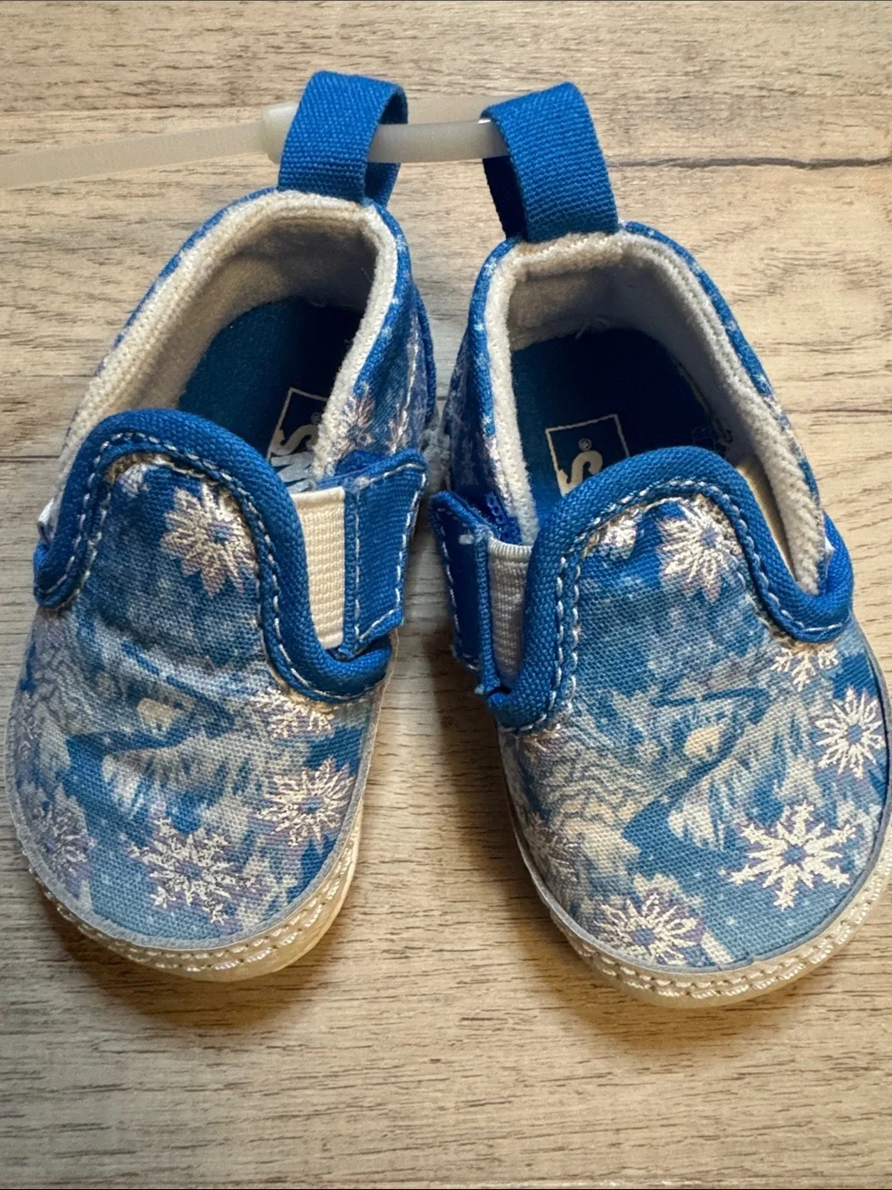 VAN’S Blue Snowflake Slip-On Crib Shoes